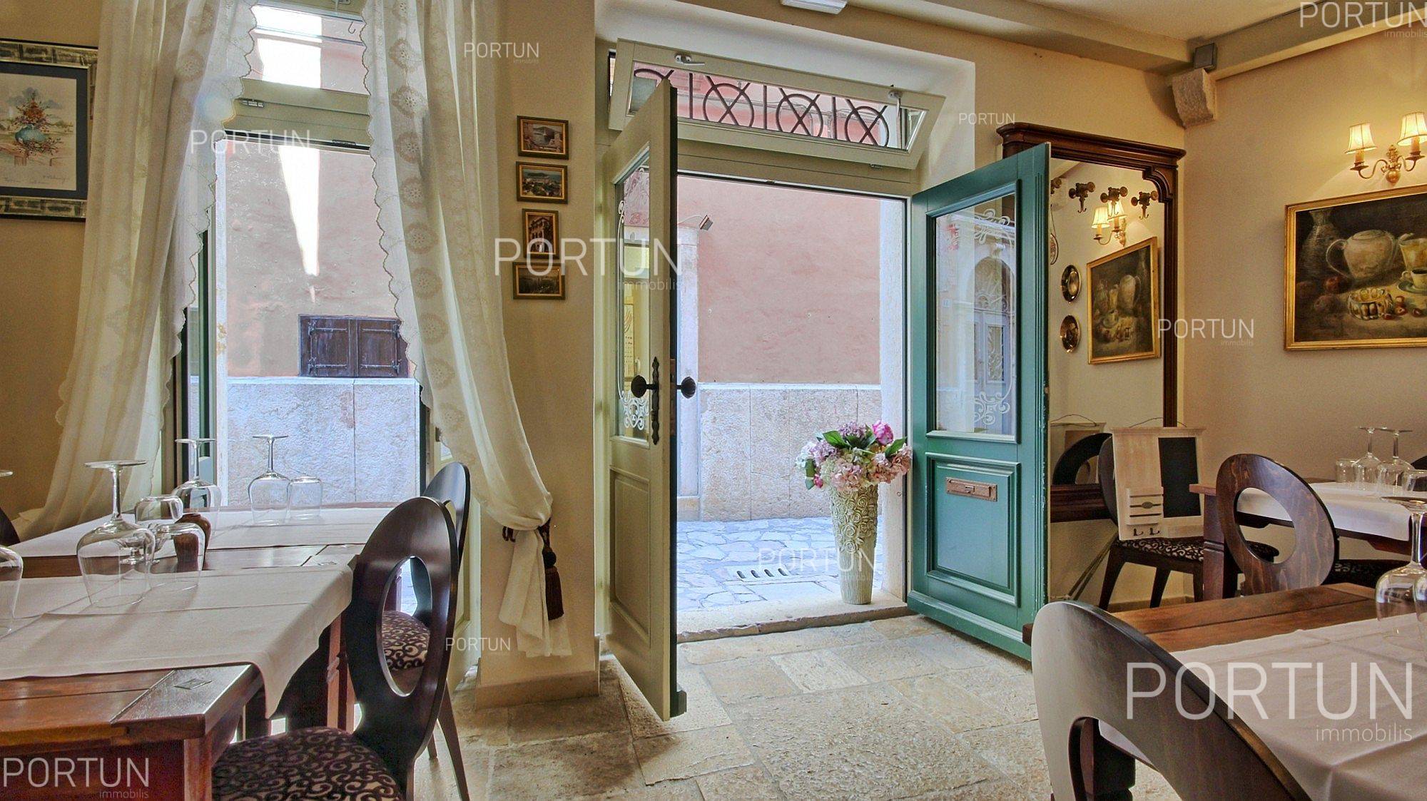 Poslovni prostor na prodaju Rovinj - 30025 - 09