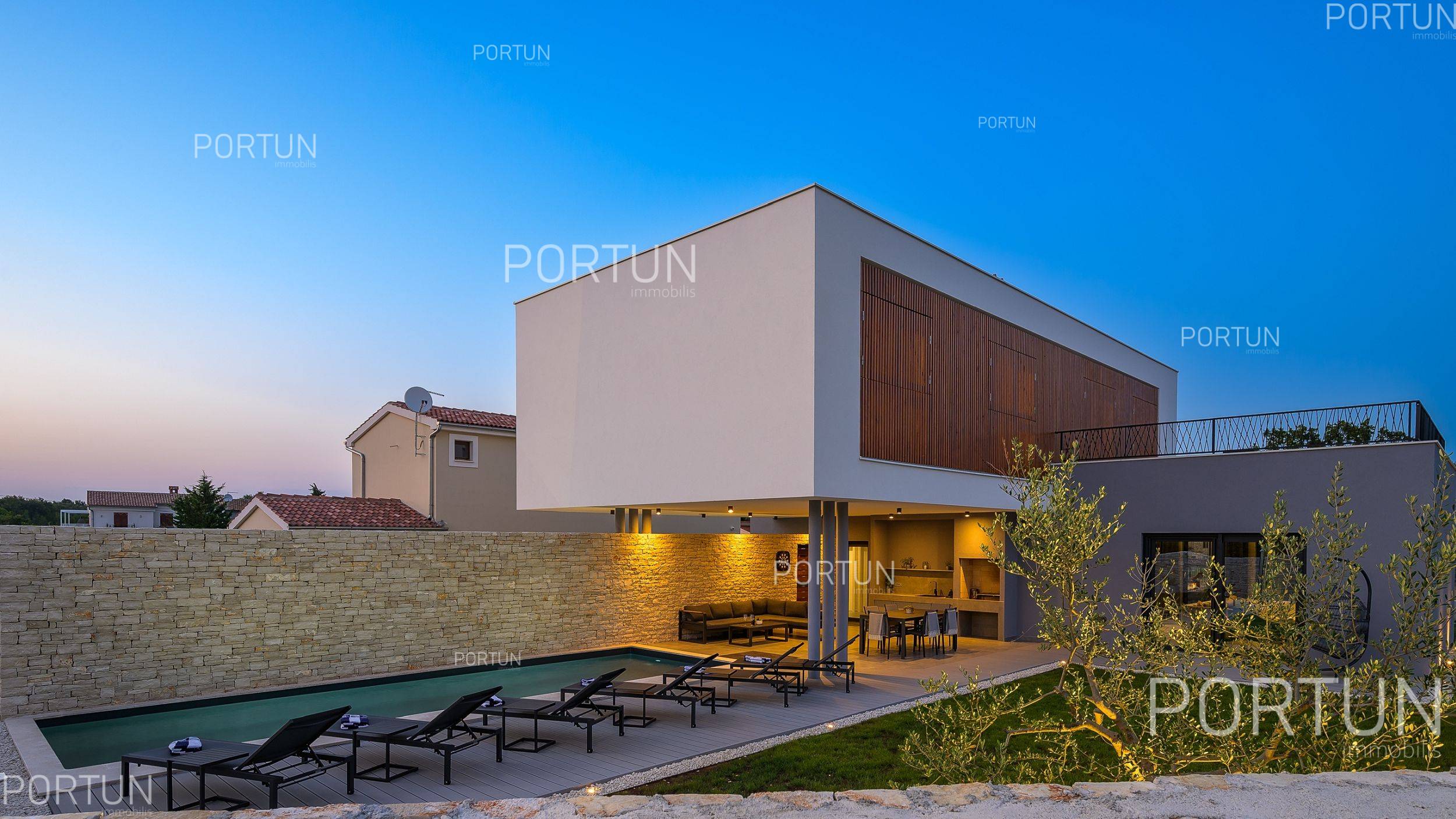 Modern two storey house with pool - Svetvinčenat 20858 001