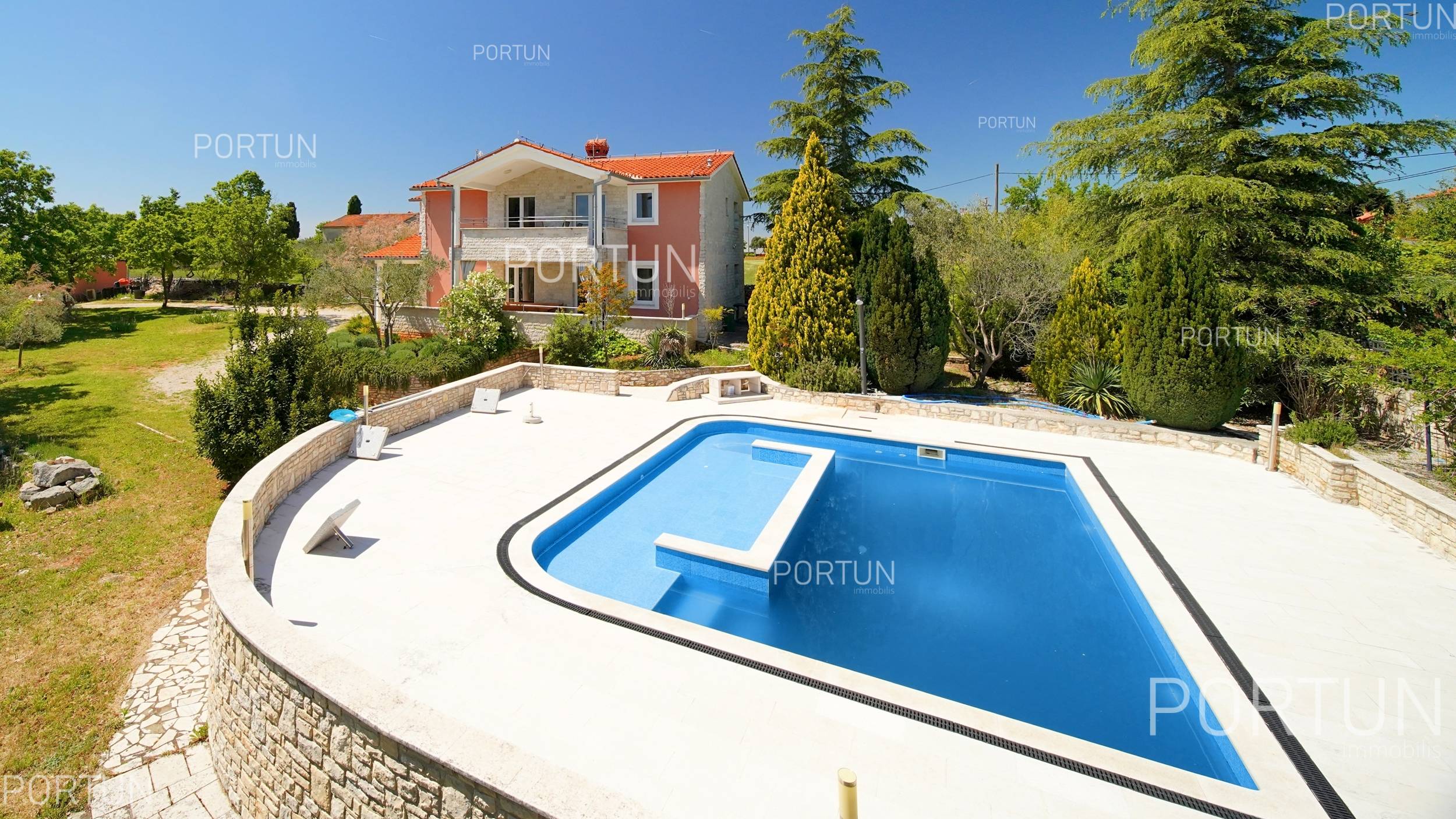 Holiday House with Pool for Sale in Istria 20849  001