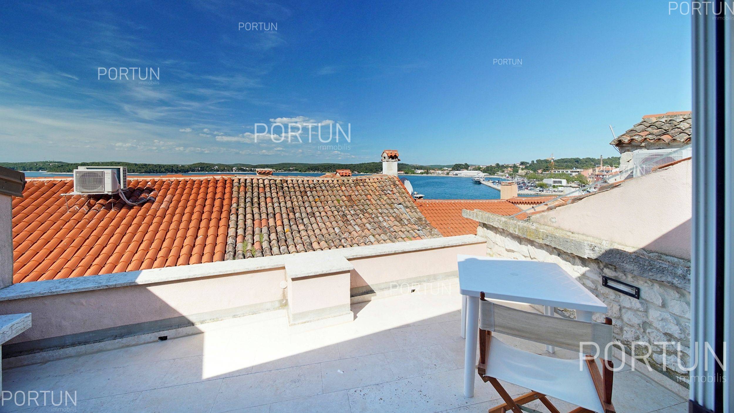 Renovated stone house in the second row from the sea in Rovinj 05
