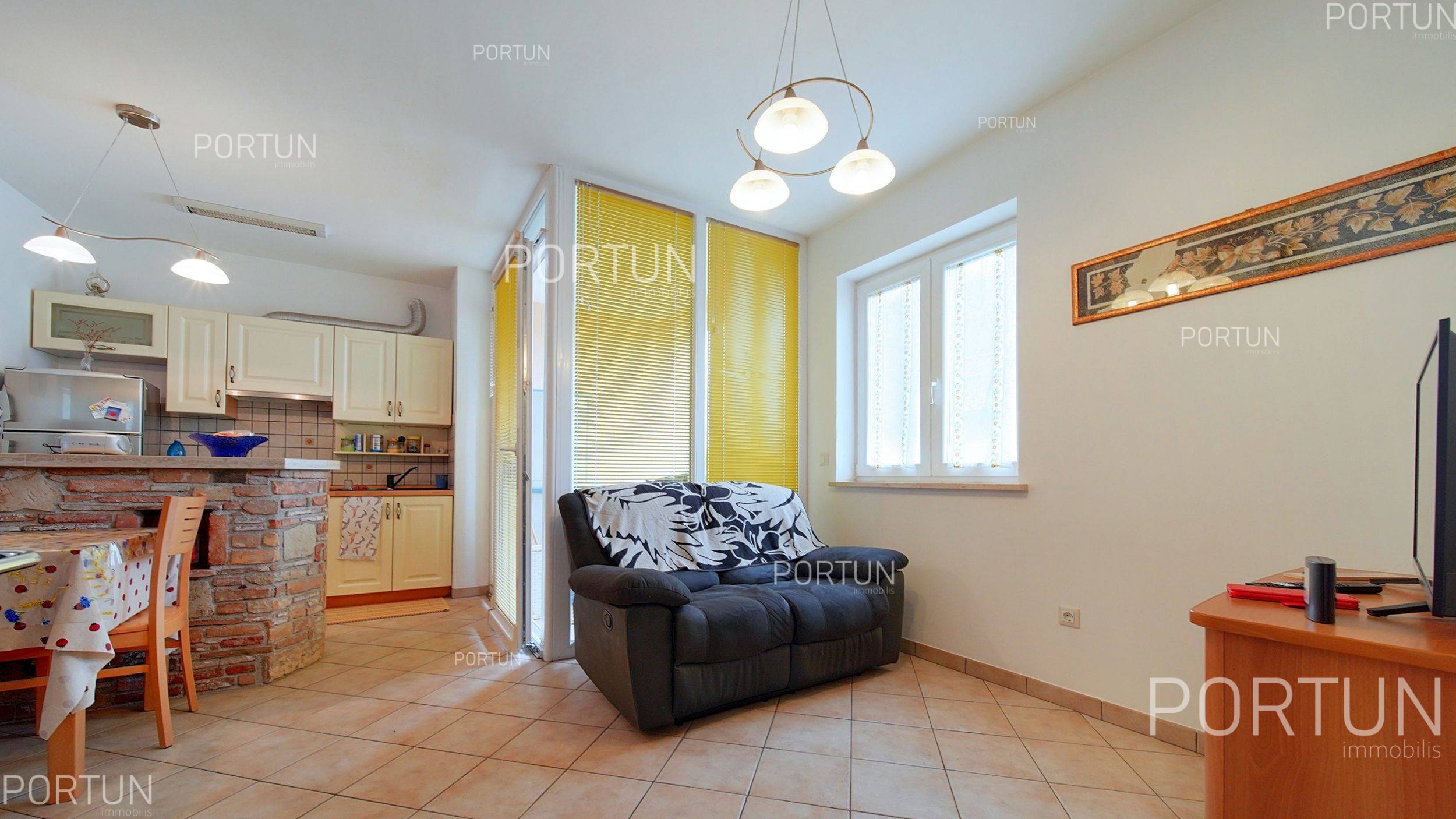 Two bedroom apartment in the outskirts of Rovinj 10690 001