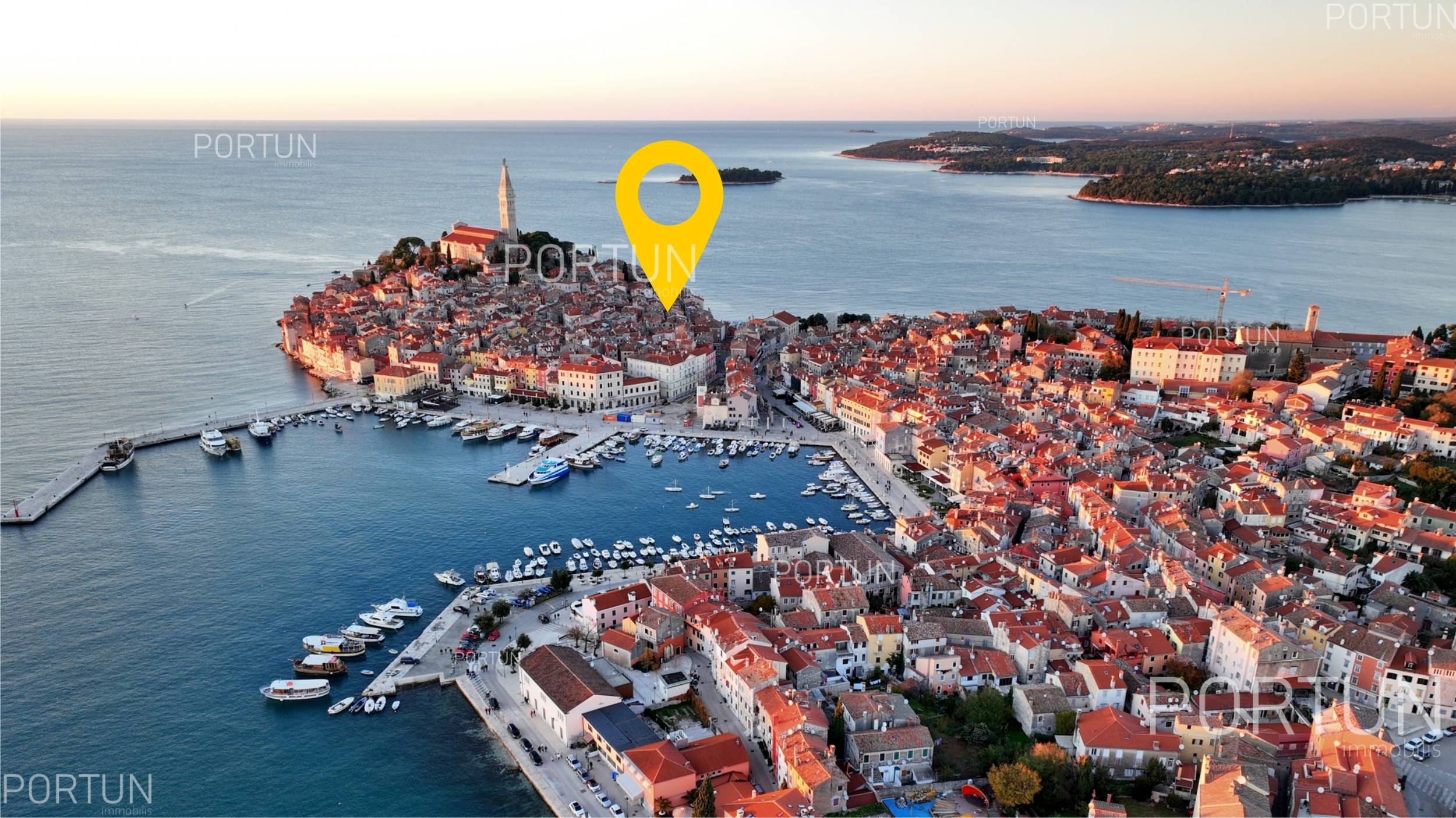 Renovated apartment near the main square in Rovinj - 10694 015