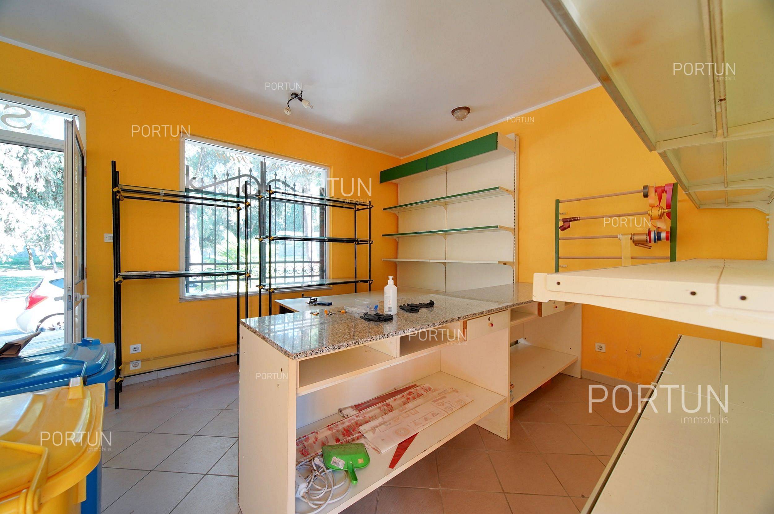 Poslovni prostor na prodaju Rovinj - 30033 - 11