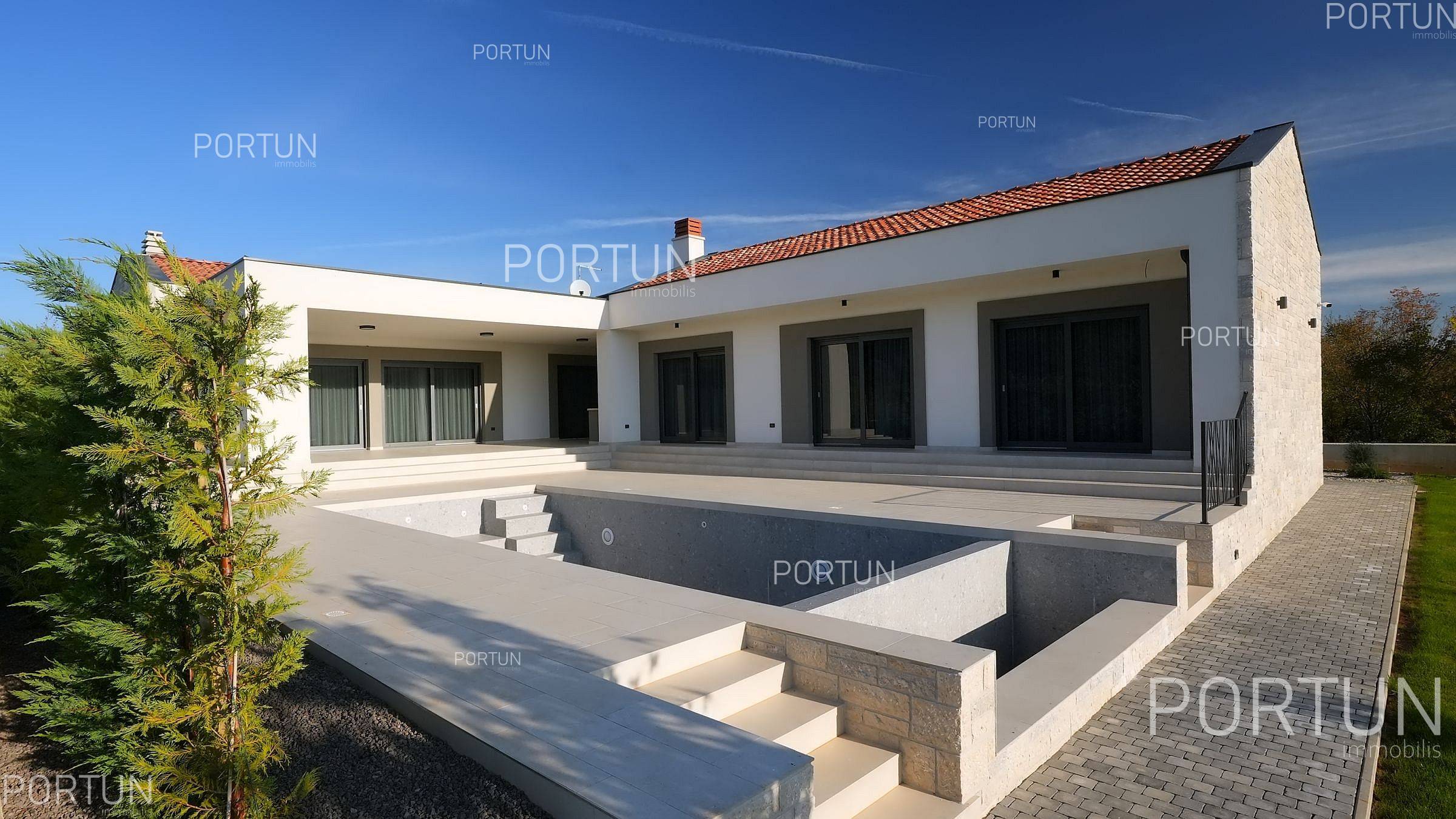 Modern Holiday Villa Rovinj K0977 002