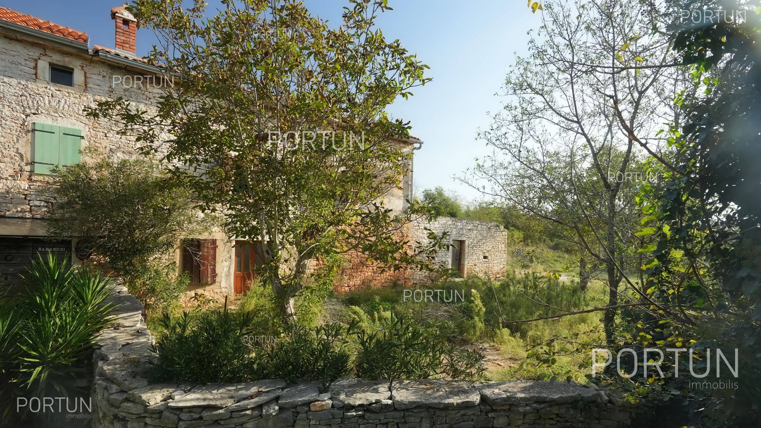 Stone house with permit for renovation 03