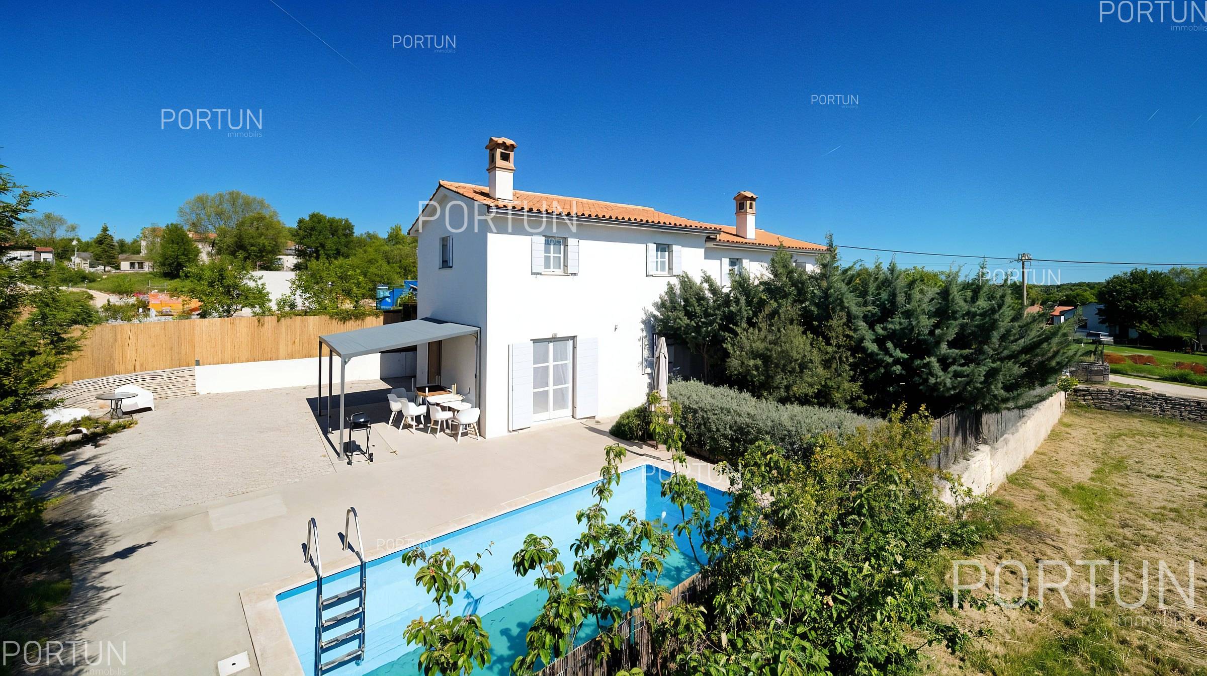 House with pool Istria for sale 00 01