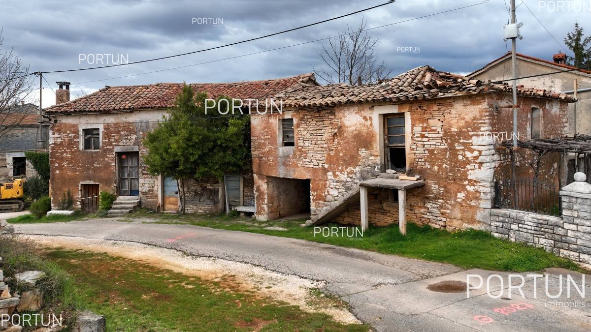 Dvije kamene kuće u srcu Istre