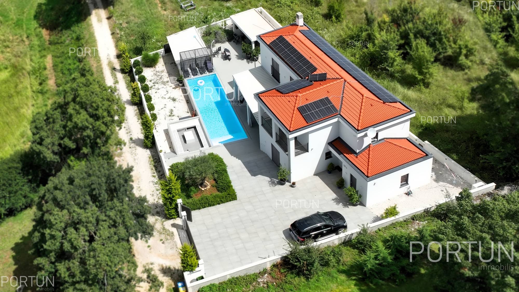 New villa with pool in IStria 01