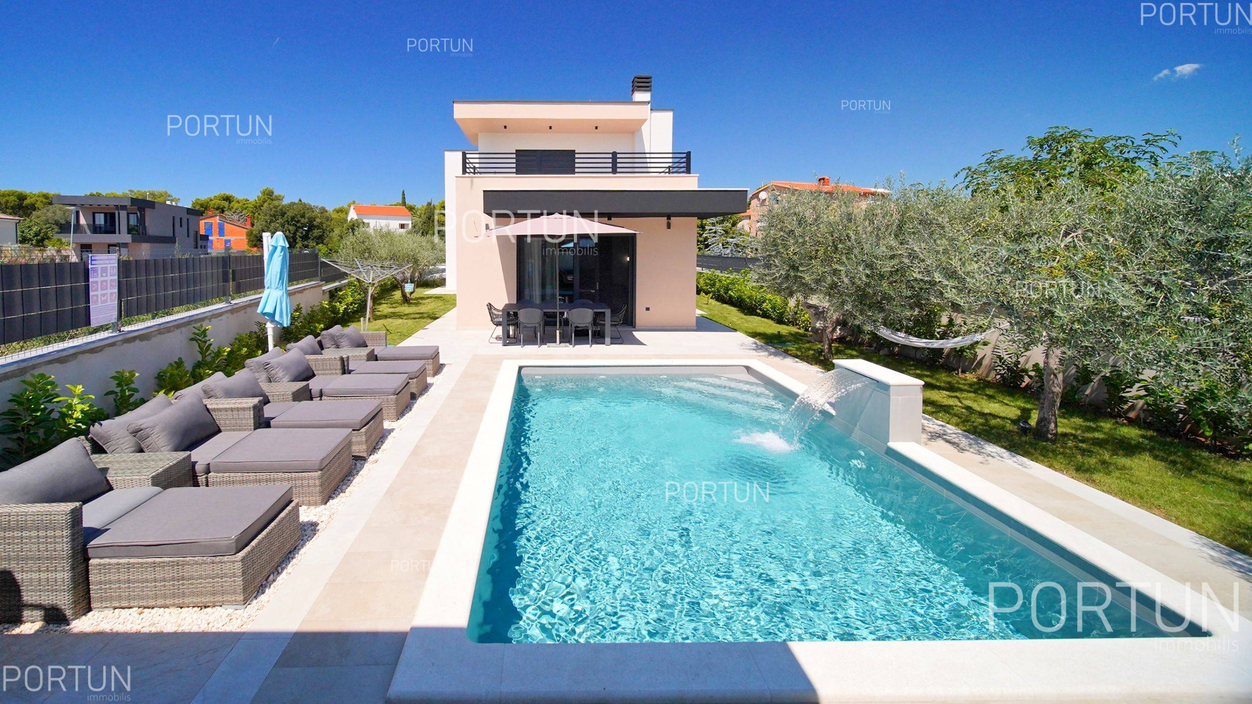 House for Sale in Pula - 20785 - 01