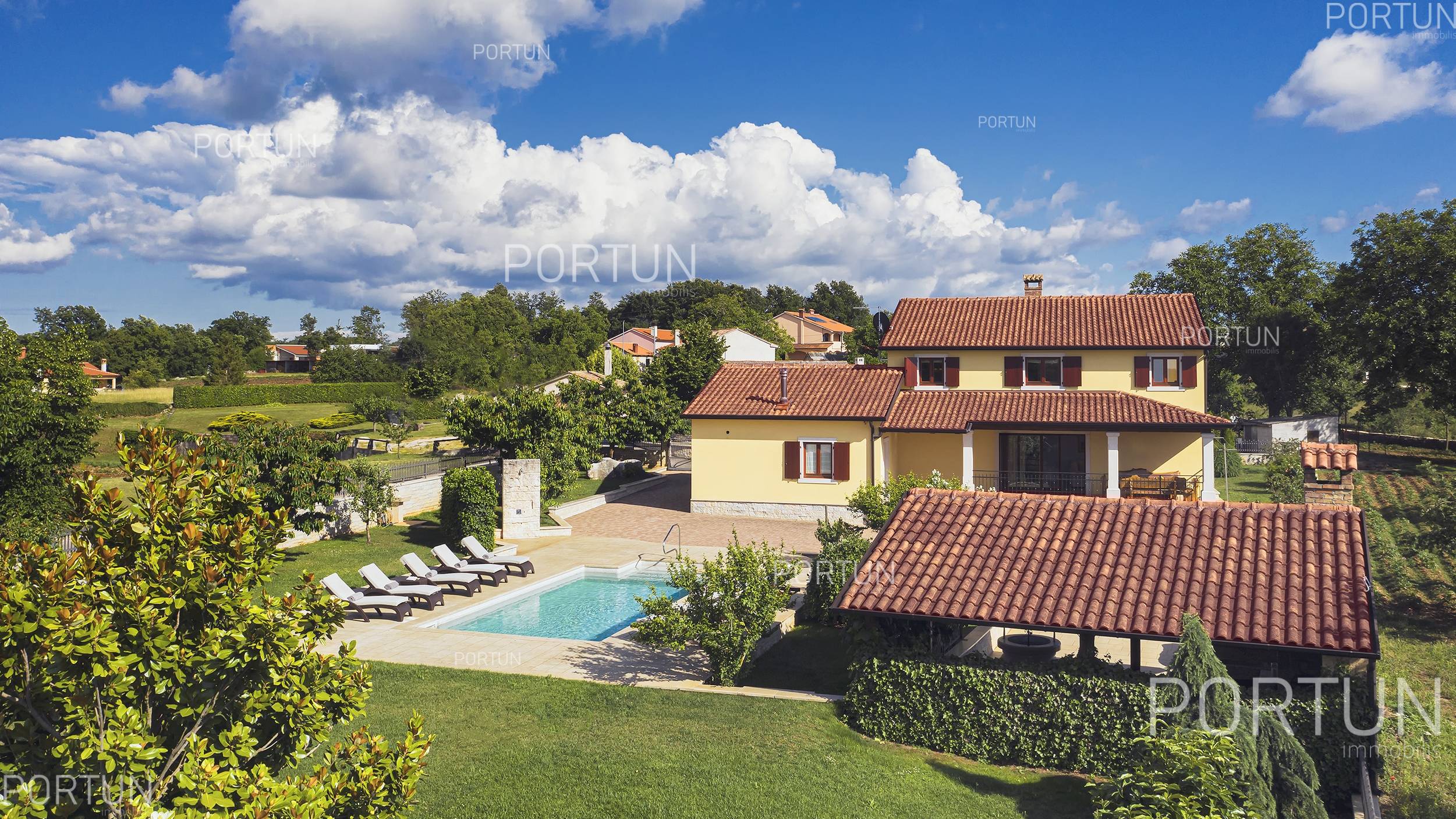 House for Sale in Žminj - 20813 - 02