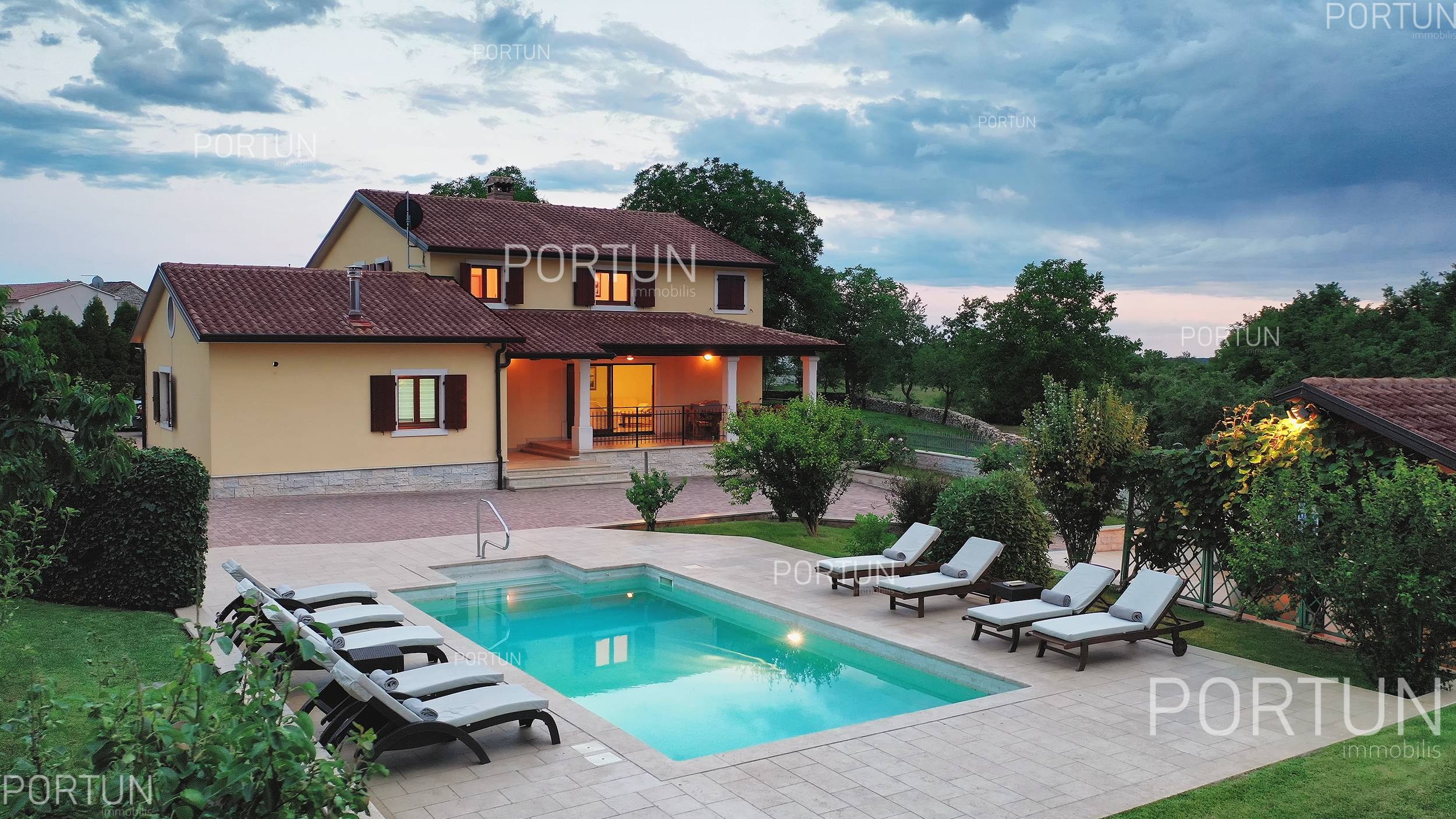 House for Sale in Žminj - 20813 - 03