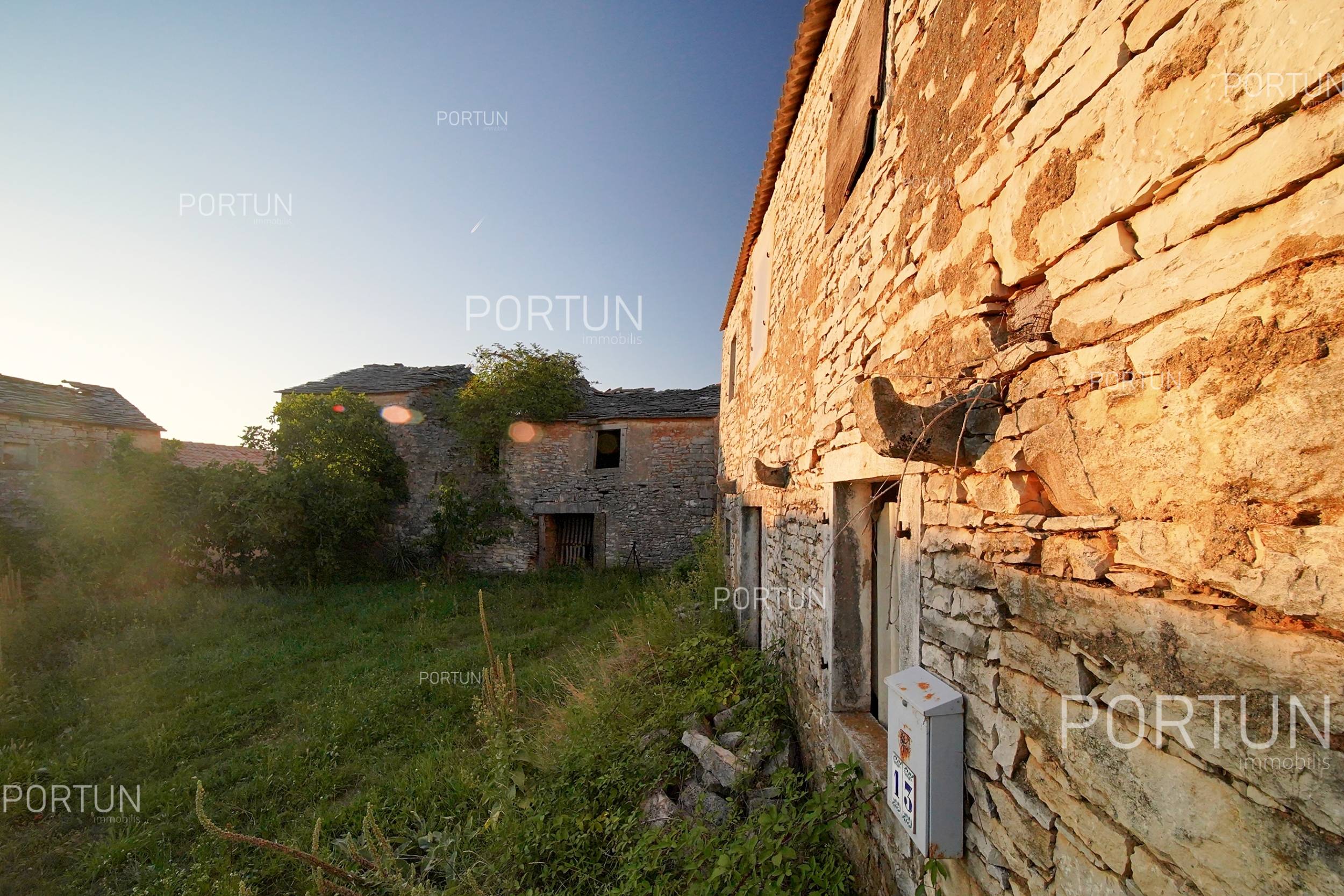 Kuća na prodaju Oprtalj - 20790 - 03