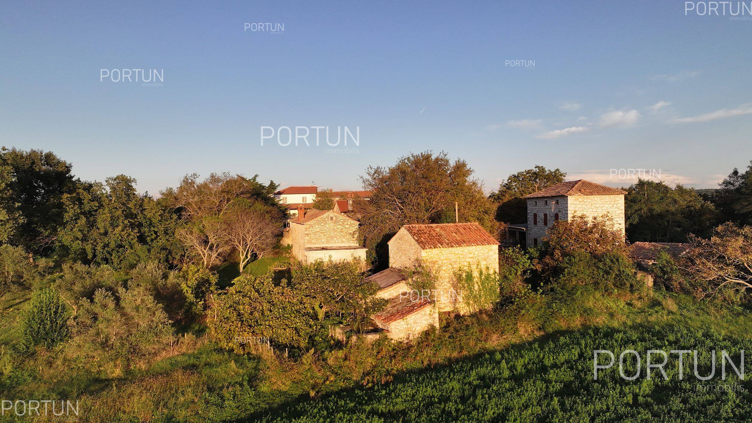 Kuća na prodaju Brtonigla - 20805 - 10